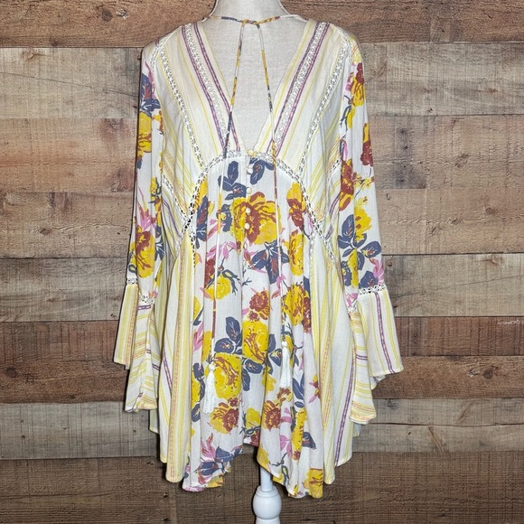 Free People Lovestoned Floral Tunic size Small Crochet Button Down Tassels *read - Picture 2 of 13